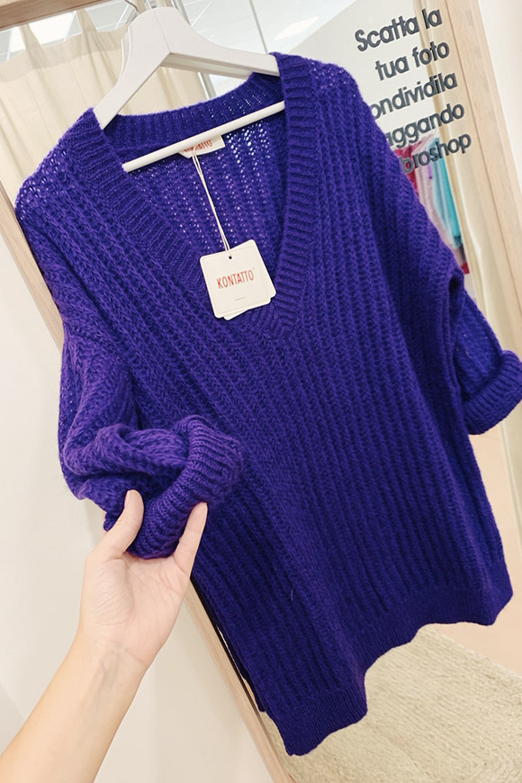 Kontatto - Sweater over purple coast English