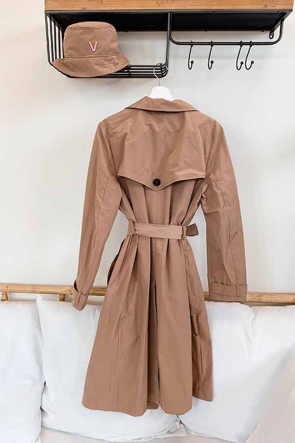 Vicolo - Double-breasted camel trench coat with belt