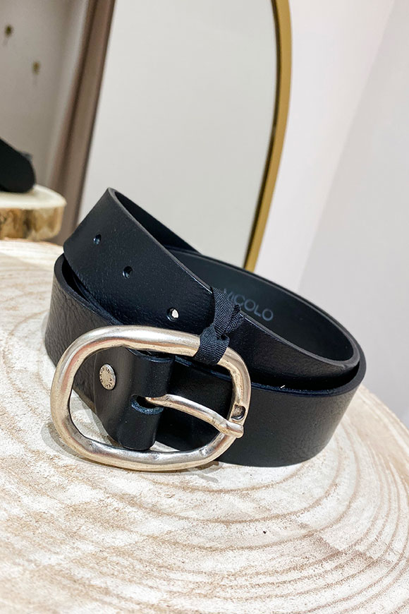 Vicolo - Black belt with silver oval buckle