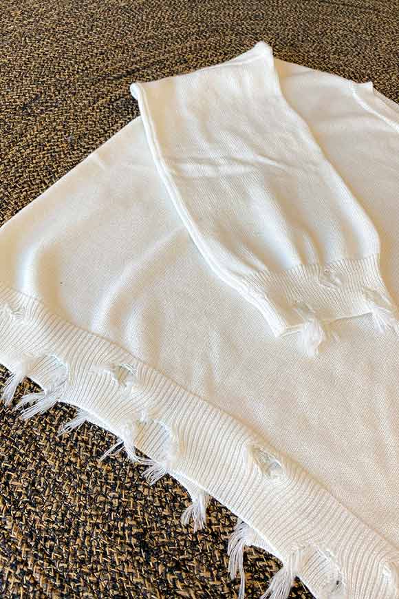 Vicolo - Maglione bianco con rotture e sfrangiato