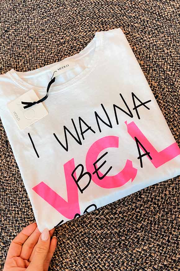 Vicolo - T shirt bianca stampa "I wanna be" logo fucsia neon