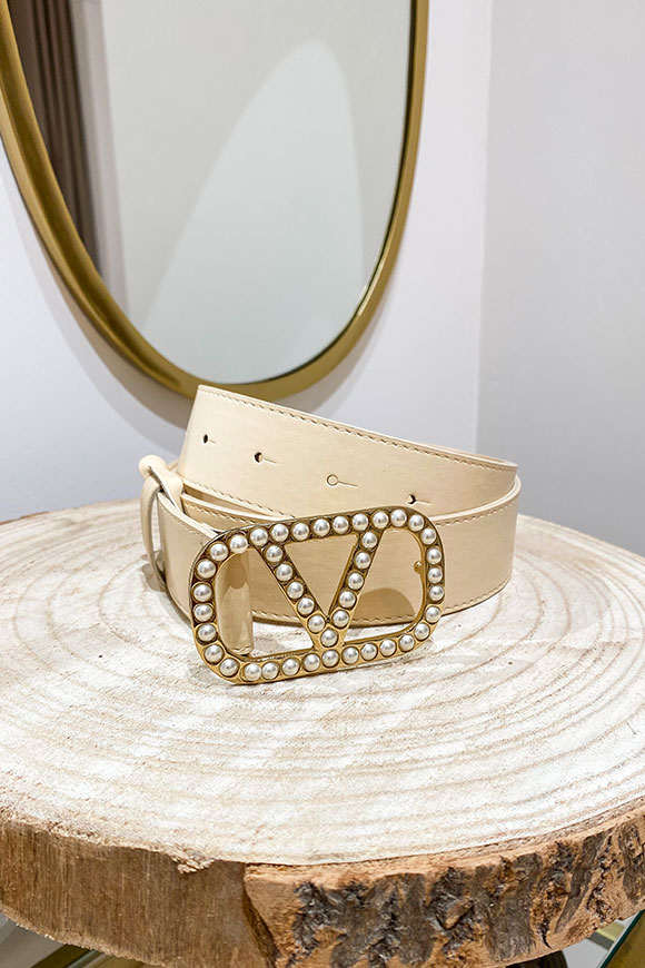 Vicolo - Vanilla belt "V" buckle with pearls