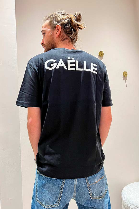 Gaelle - Black t shirt with black logo print in contrasting color on the side and on the back