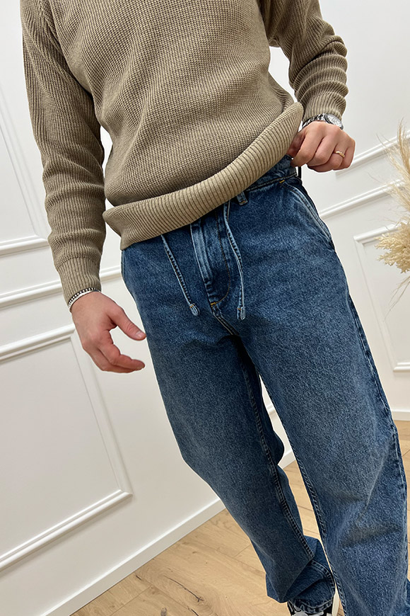 Anerkjendt - Jeans lavaggio medio con coulisse e tasca america