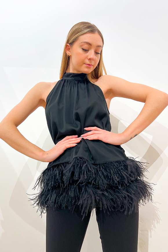 Vicolo - Black America-neck top with feathers on the bottom