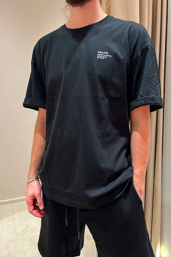 Gaelle - T shirt nera in jersey Mako con logo piccolo a contrasto