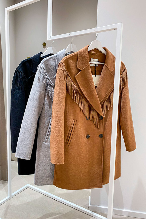 Vicolo - Double-breasted camel coat with fringes