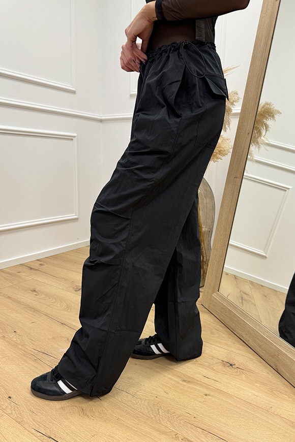 Glamorous - Pantaloni neri parachute coulisse regolabile