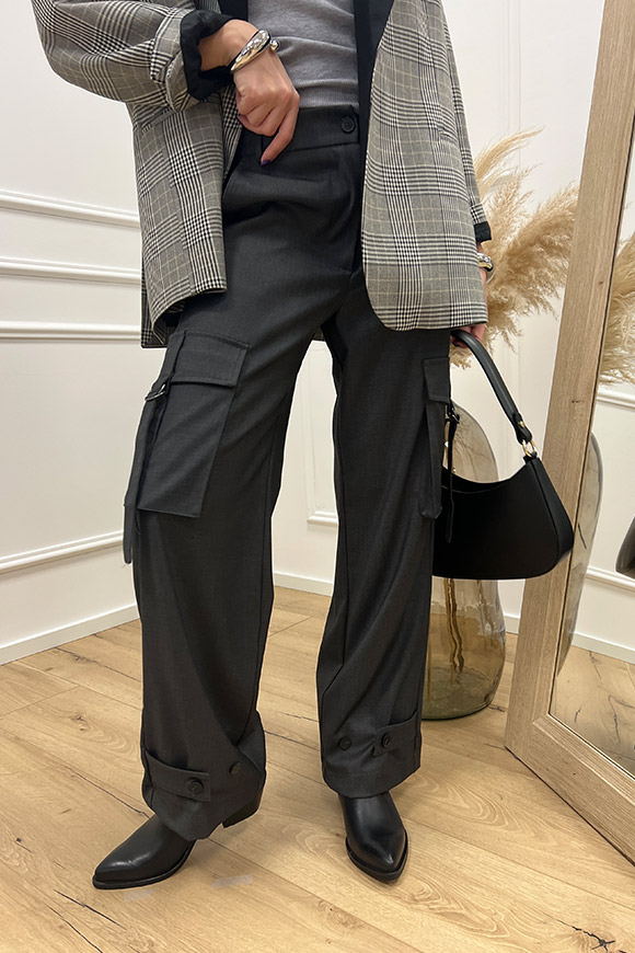 Vicolo - Pantaloni cargo grigi con cinturino alla caviglia