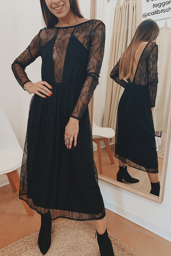 Kontatto - Long black lace dress with open back