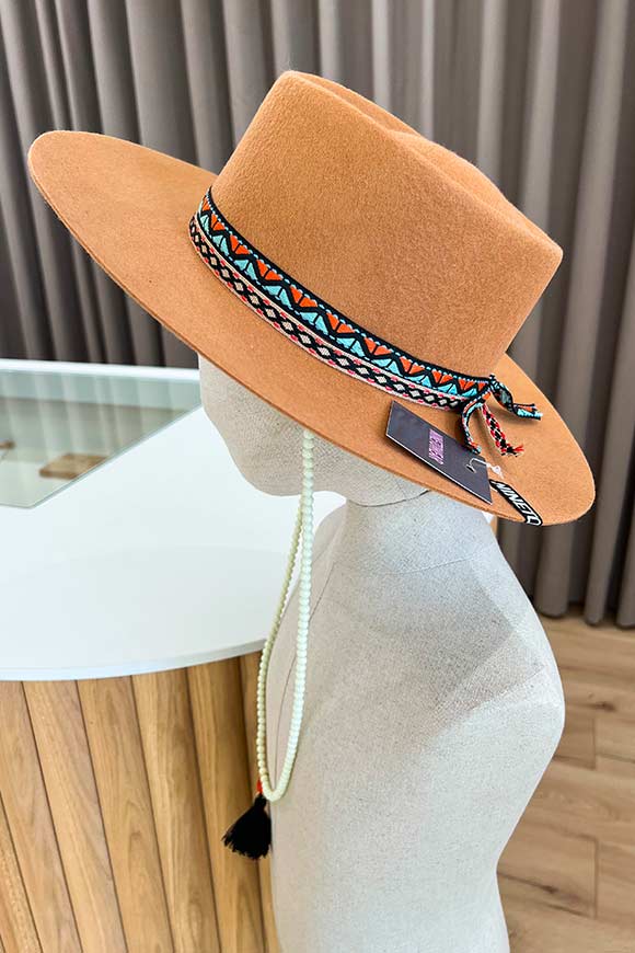 Nine to wear - Camel fedora hat with chin strap