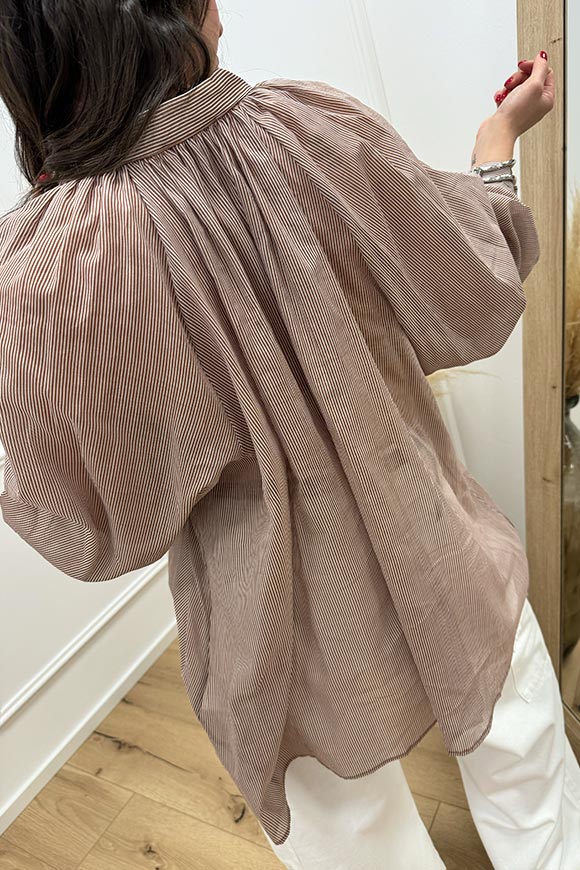 Haveone - Camicia coreana riga cioccolato con dettagli gioiello
