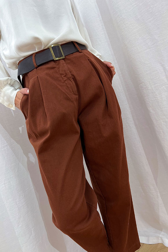 Haveone - Pantaloni carrot cuoio con cintura