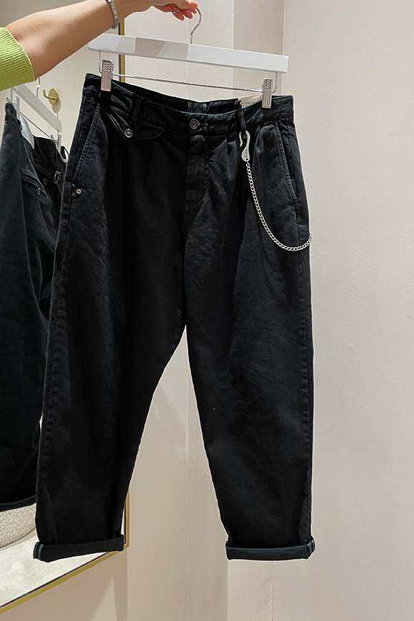 Berna - Jeans nero con catena brunita