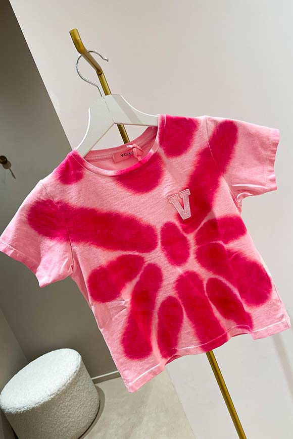 Vicolo Bambina - T shirt tie dye rosa, fucsia con patch V