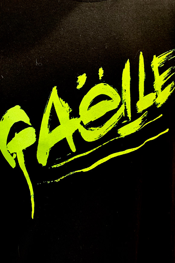 Gaelle - Black T-shirt with fluorescent logo