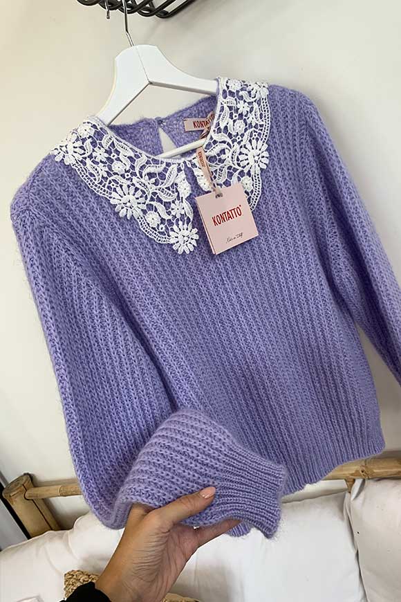 Kontatto - Lilac mohair sweater with white lace collar