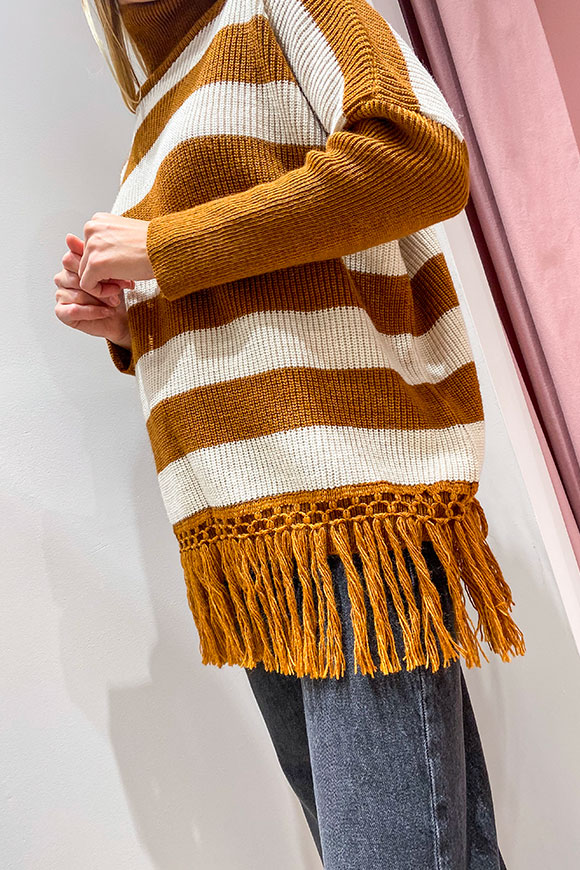 Vicolo - Long striped tobacco and vanilla sweater with fringes