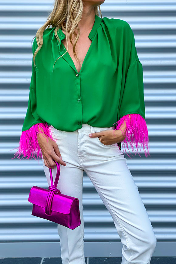 Dixie - Green blouse with fuchsia feathers
