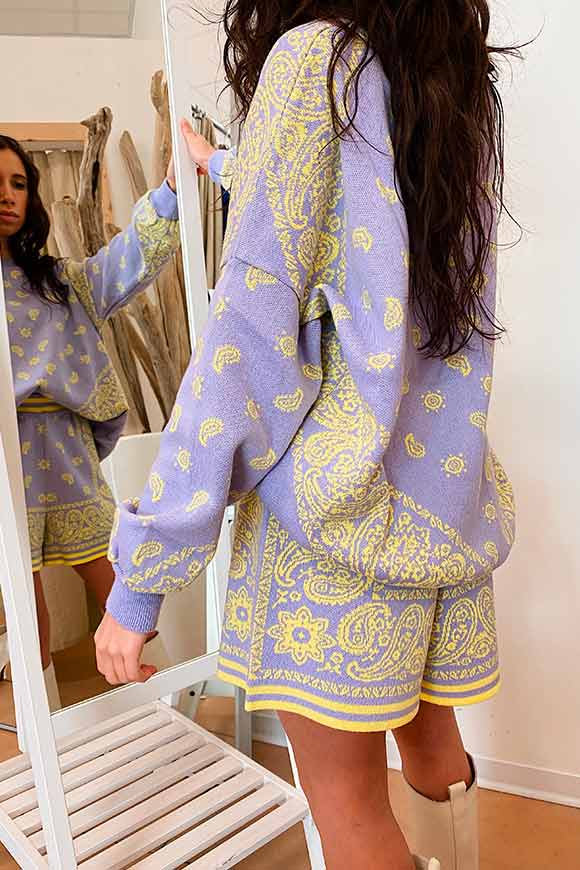 Vicolo - Pantaloncini in maglia fantasia bandana lilla e giallo