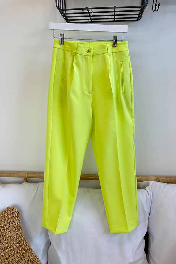 Vicolo - Lime cigarette trousers with pleats