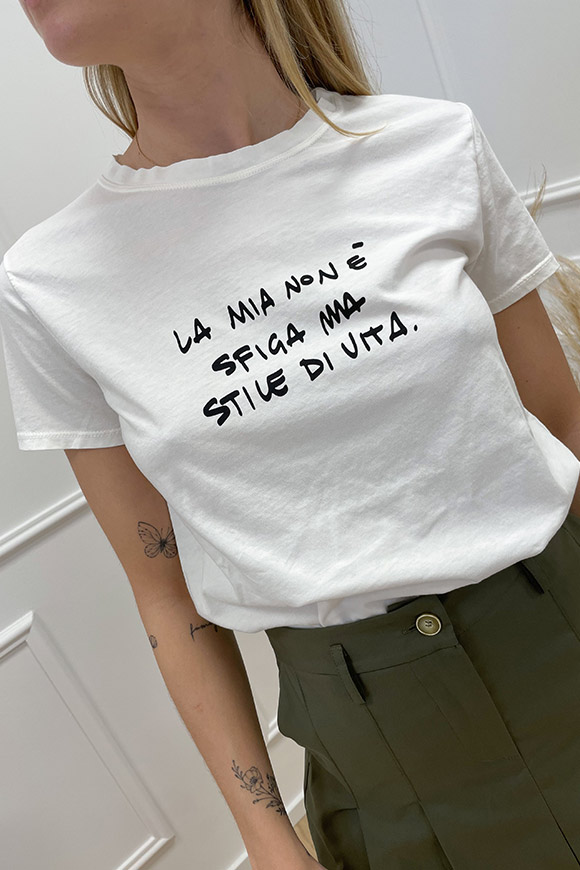 Vicolo - T shirt con scritta nera "Stile di vita"