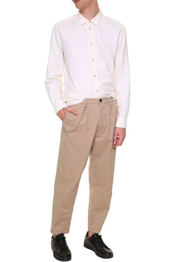 Block Eleven - Cold beige trousers with pleats and chain