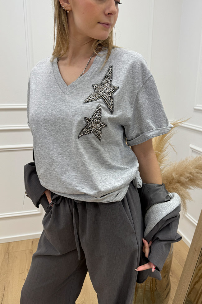 Dixie - T shirt grigia con patch stelle strass