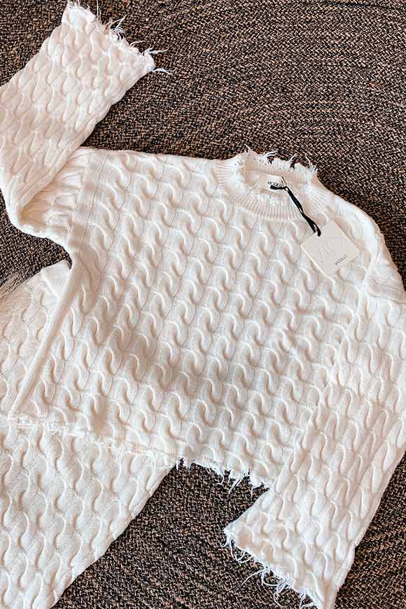 Vicolo - White fringed cable sweater