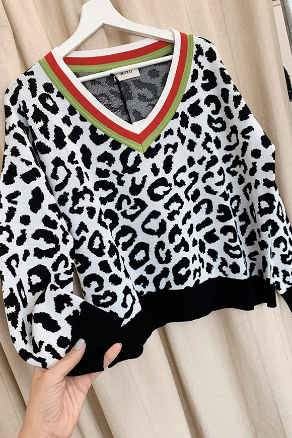 Vicolo - Black and white leopard print sweater with colored bands