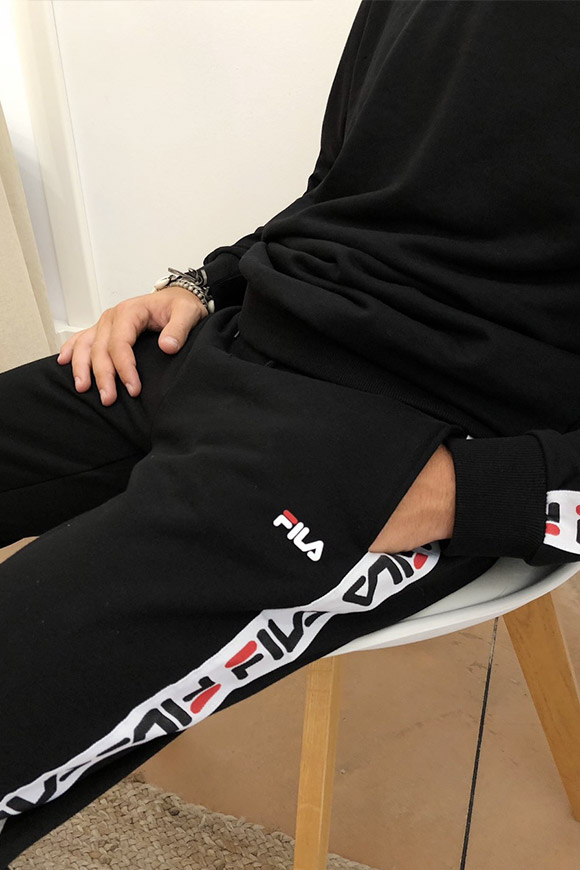 Fila - Pantaloni neri con bande logo laterali