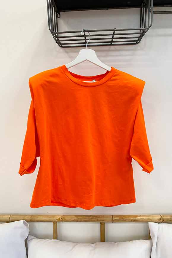 Lumina - T shirt arancio con spalline imbottite e manica morbida