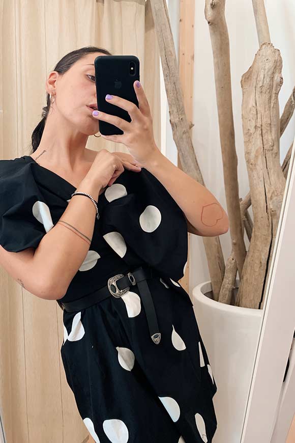 Vicolo - Black one-shoulder dress with white polka dots with bow