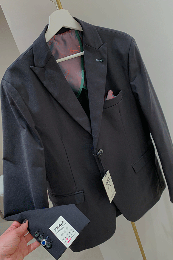 Berna - Single-breasted black jacket with contrasting buttons