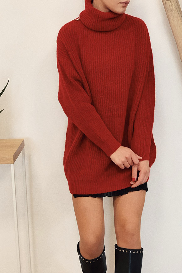Kontatto - Red oversized turtleneck with high collar