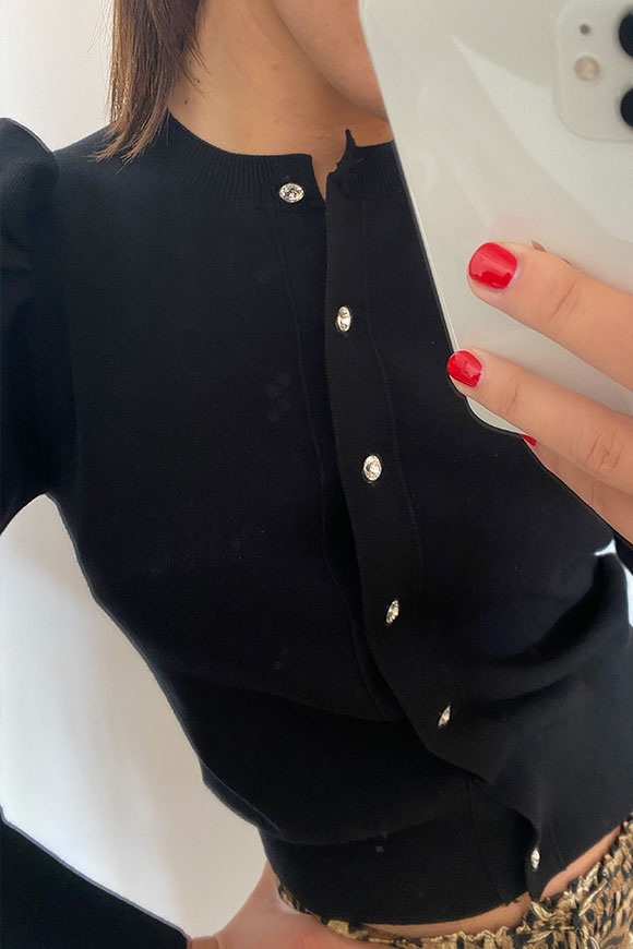 Vicolo - Cardigan nero con bottoni gioiello e spalline arricciate