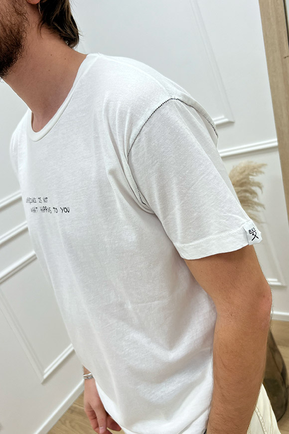 Berna - T shirt bianca con stampe scritte nere