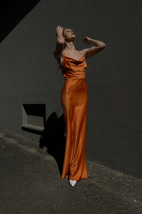 Actualee - Long apricot dress with weave on the back