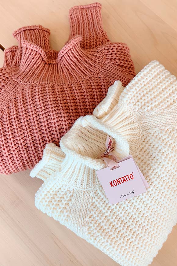 Kontatto - Cream funnel neck sweater in chunky knit