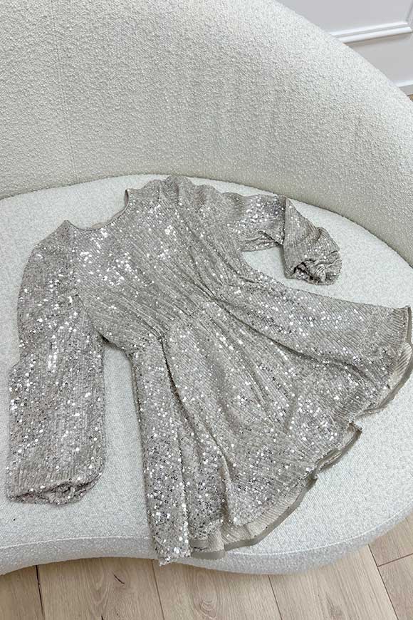 Vicolo Bambina - Vestito in paillettes argento con maniche a sbuffo