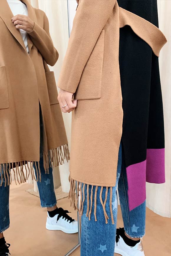 Vicolo - Two-tone camel coat with fringes
