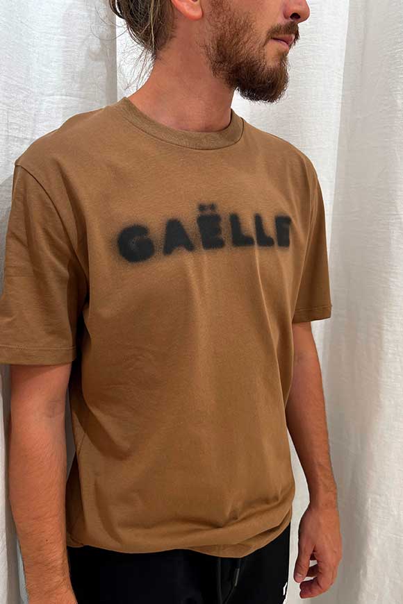 Gaelle - T shirt tabacco con logo sfumato nero