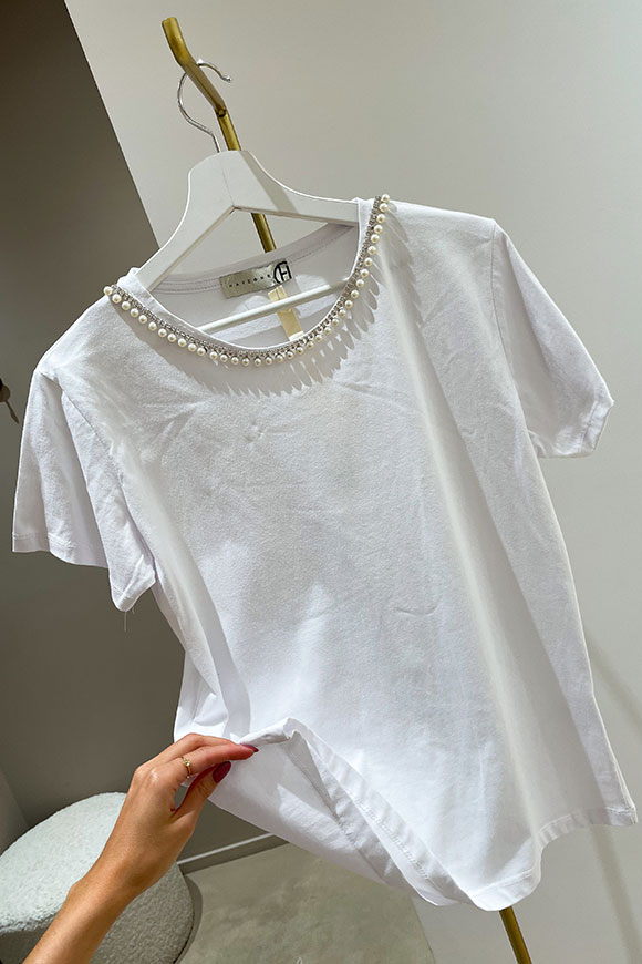 Haveone - T shirt bianca con perle e strass girocollo