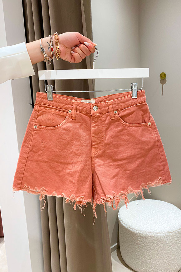 Vicolo - High-waisted pink fringed shorts