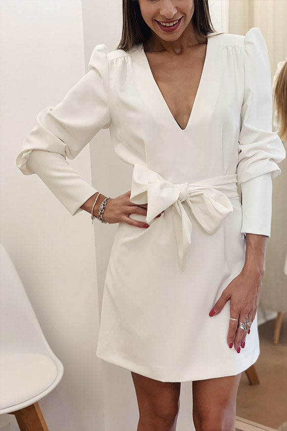 Vicolo - Vestito bianco con spalline arricciate e fiocco