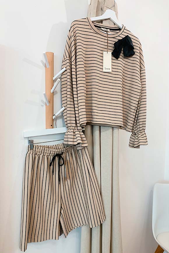 Dixie - Beige shorts with black stripes