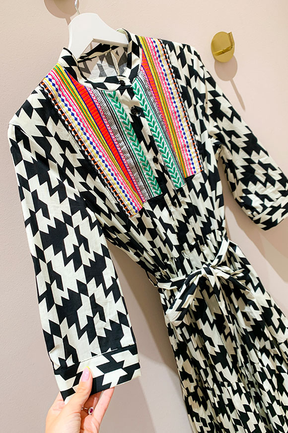 Vicolo - Black and white zig zag dress with flounces with multicolor embroidery