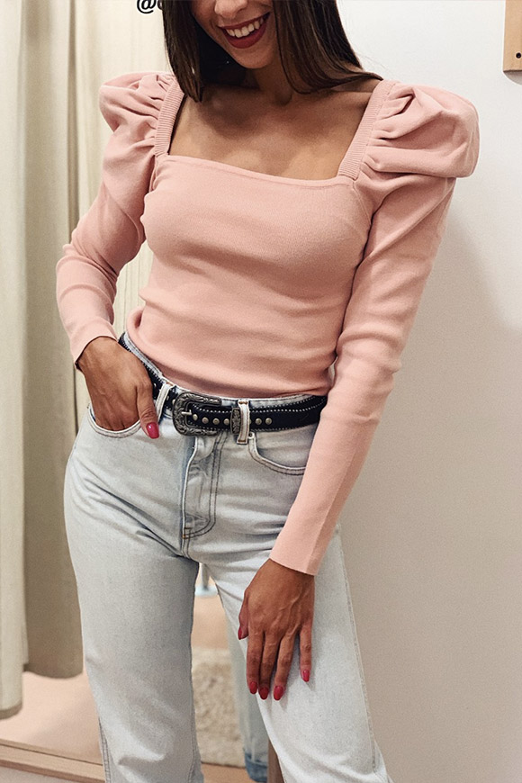 Vicolo - Pink structured sweater with puffed shoulders