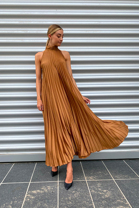 Motel - Long pleated camel dress