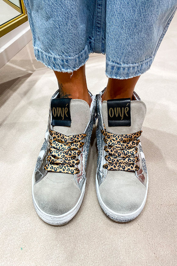 Ovyé - Sneakers glitter argento con inserti scamosciati